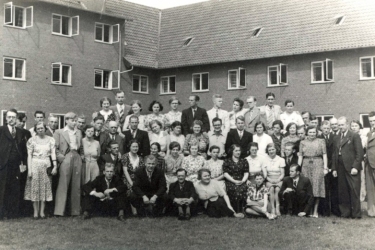 1939 Et af Danske Døves Landsforbunds første opgaver var at arrangere højskolekursus som her på Idrætshøjskolen i Gørlev i dagene 9.-16. juli.