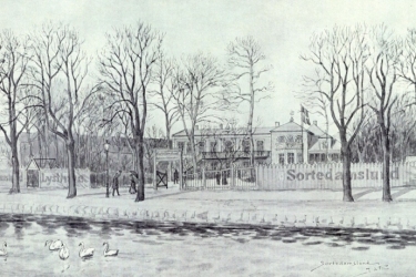 1890 Etablissementet Sortedamslund var i en årrække samlingssted for 1866s sammenkomster. Sortedamslund var beliggende, hvor Fredens kirke ligger i dag.
