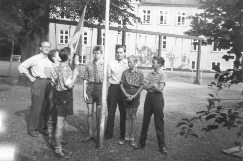 1947 I 1947 var Skolen på Kastelsvej fortsat kun en forskole, alligevel er der et stort antal elever.