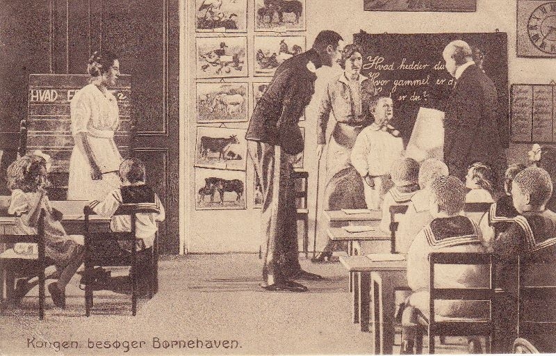 1915-Christian-X-besoeger-boernehaven